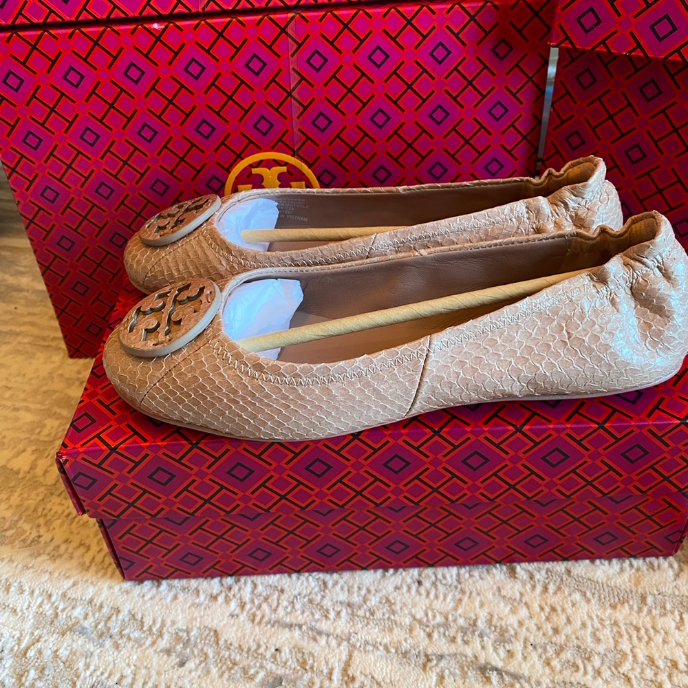 Tory Burch Women's Minnie Travel Ballet Water Snake Leather - Picture 4 of 7